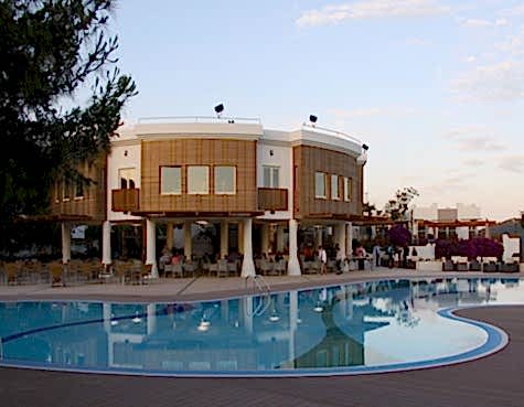 CLUB MED YÜZME HAVUZU 